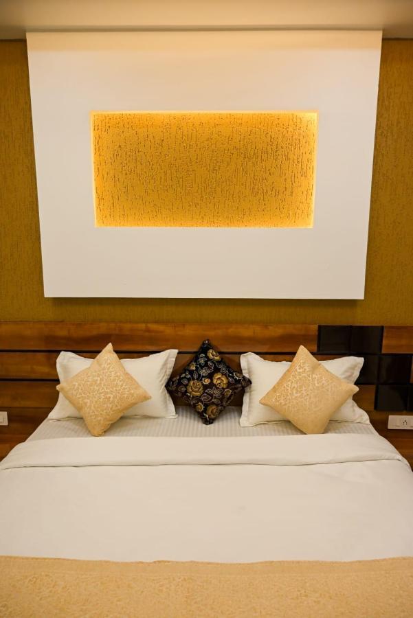 Hotel Golden Bliss 博帕尔 外观 照片